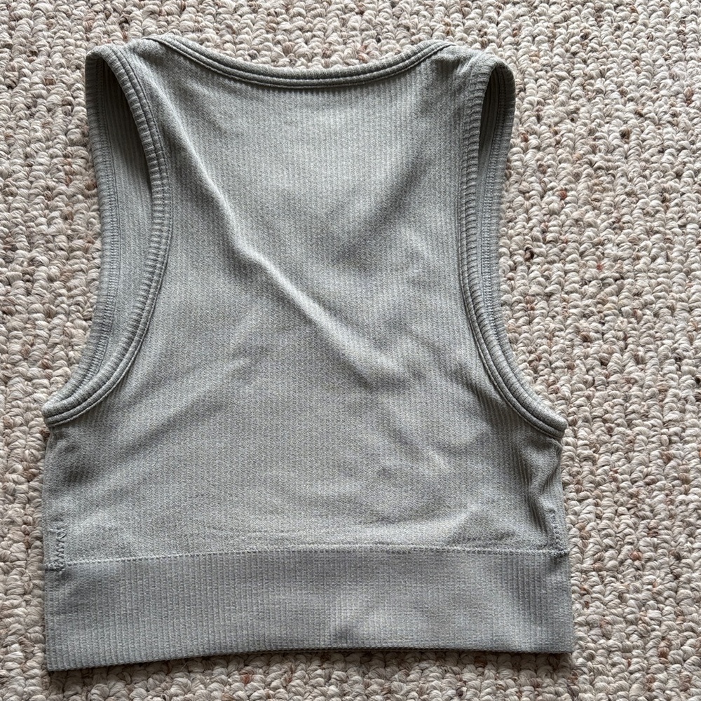 Gray Ribbed Crop Top - Picture 3 of 4